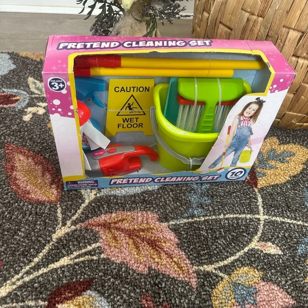 New Kids Cleaning Toy Play Set 10 Piece Cleaning with Light-Up Handheld Vacuum